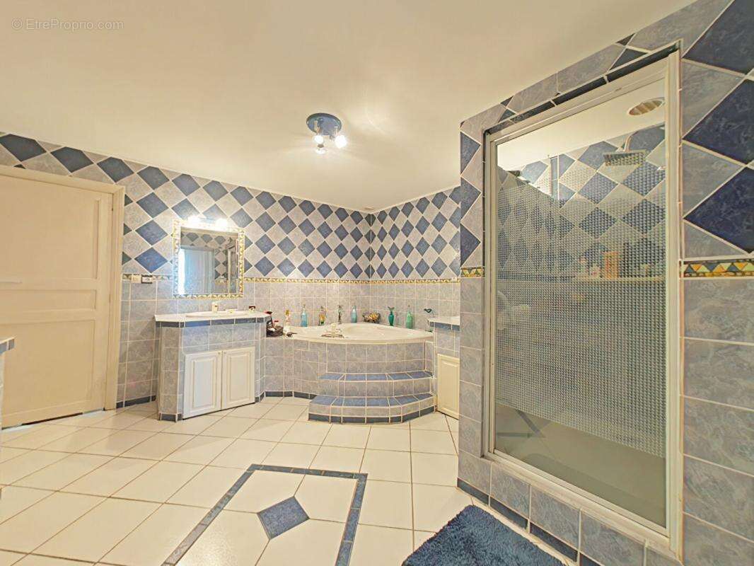 Maison à QUARANTE