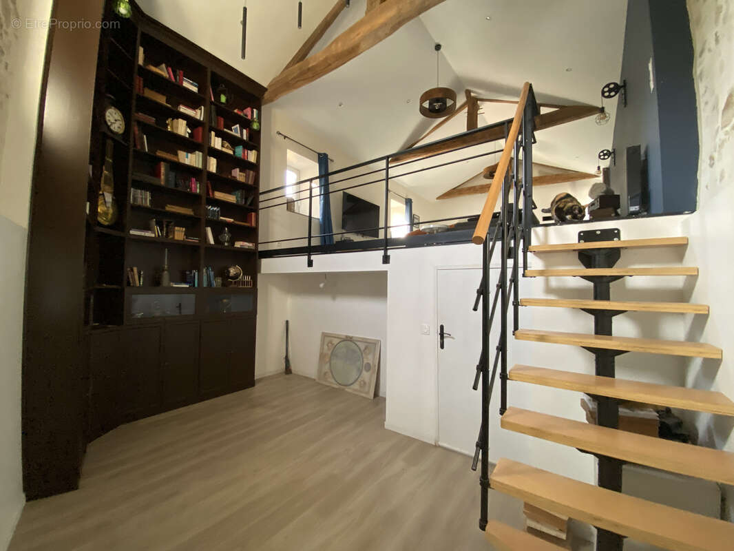 Immense maison à vendre à Montfaucon-Montigné - photo 8