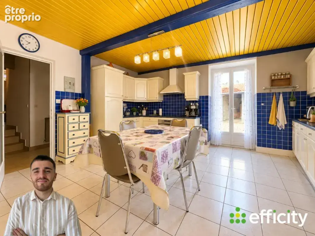 Maison 10 pièces 225 m² à vendre à Saint-Marcellin-En-Forez (42680) - photo 3