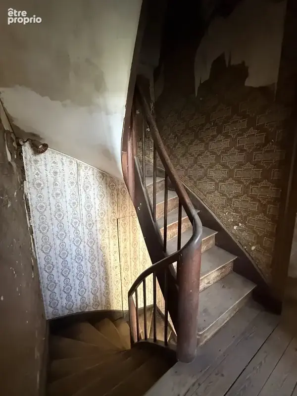 Maison de caractère à rénover – Beau potentiel - photo 5