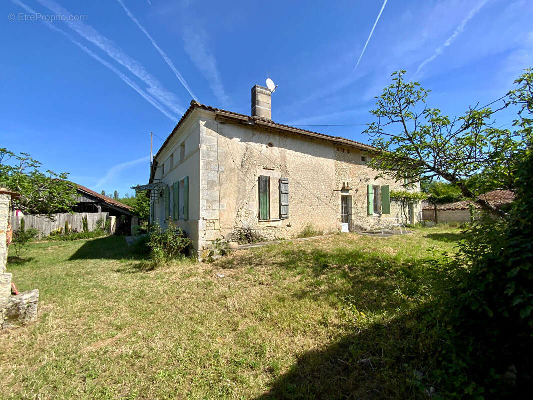 Longère atypique 6 pièces , piscine  et dépendances - photo 17