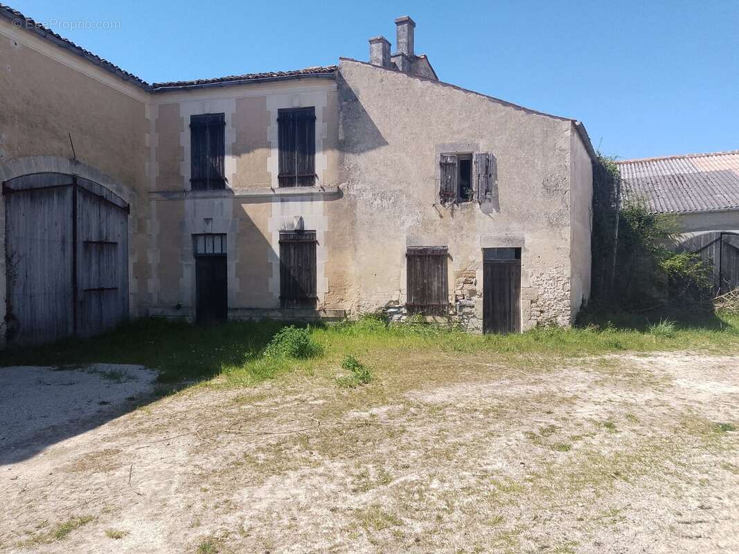 Maison à COURBILLAC