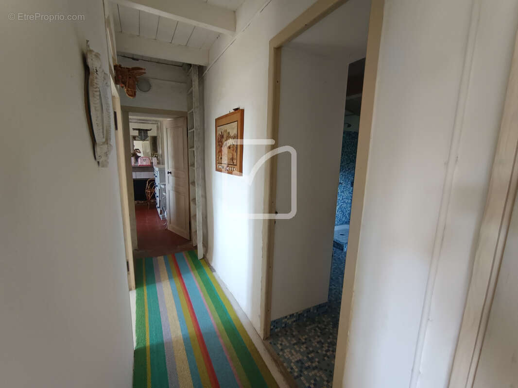 Maison ancienne de caractère au charme d'antan préservé sur terrain de 912 m2 - photo 13