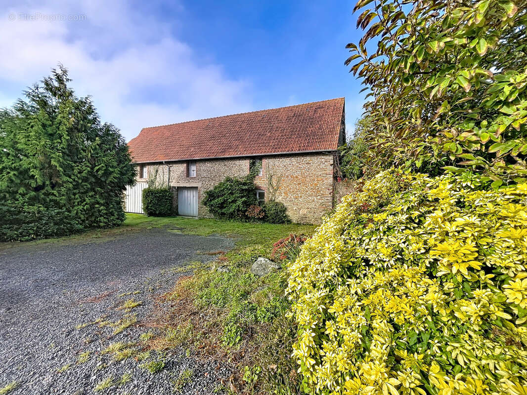 Maison à SAINT-JEAN-DE-SAVIGNY