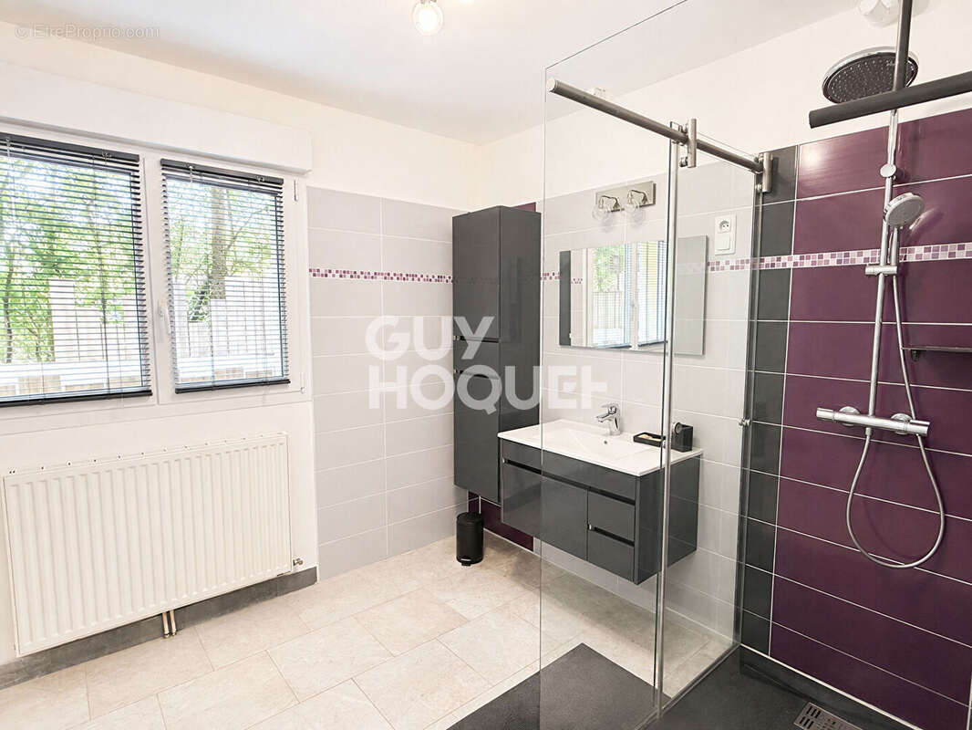 Maison 4 chambres garage piscine - photo 15