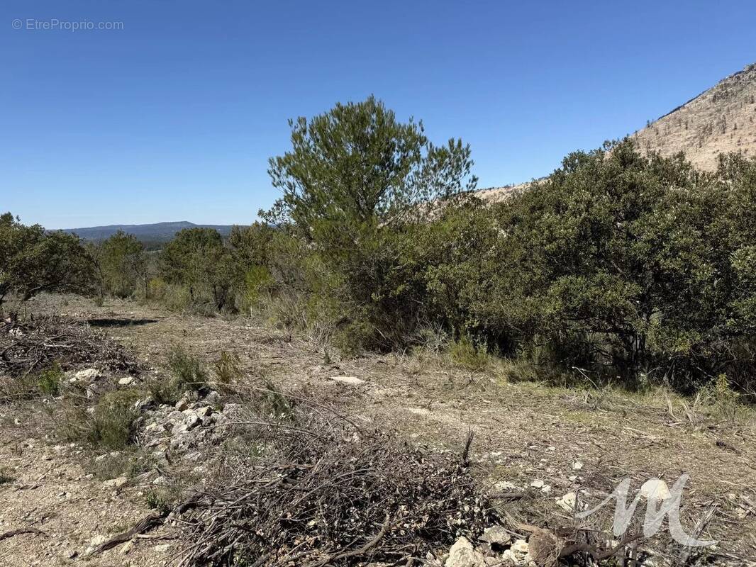 Terrain à PONTEVES