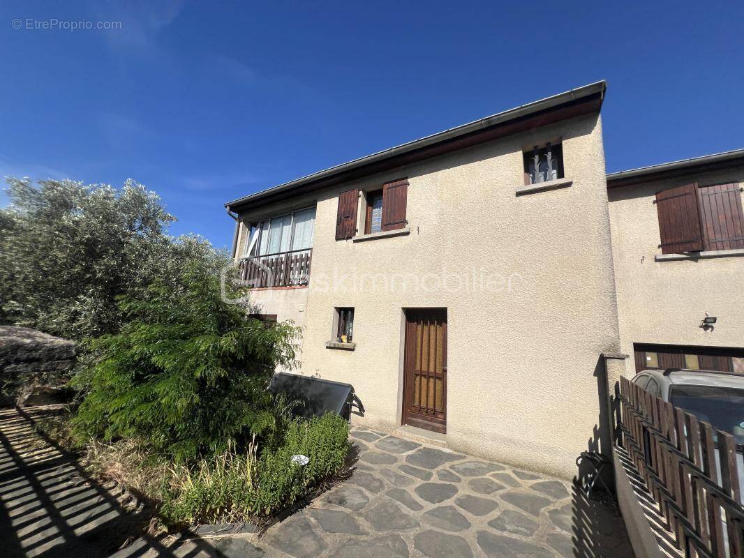 Maison à LA COUCOURDE
