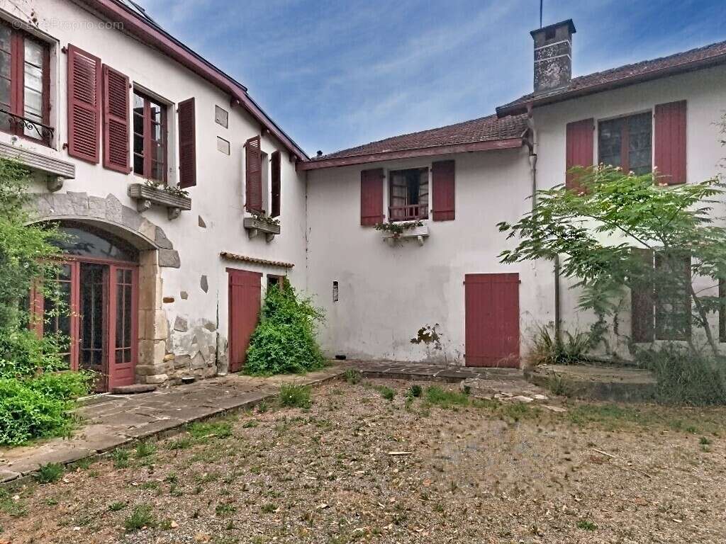 Maison MAÏTRE Salies De Bearn 21 pièce(s) 500 m2 - photo 2