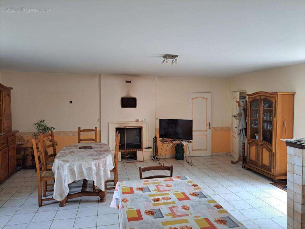 Maison 92 m² à Saint-Meen-Le-Grand  - photo 4