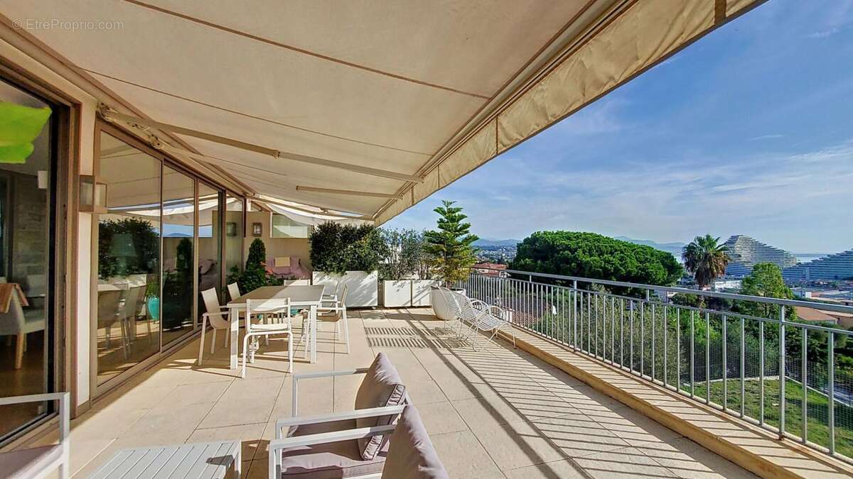 Appartement à VILLENEUVE-LOUBET