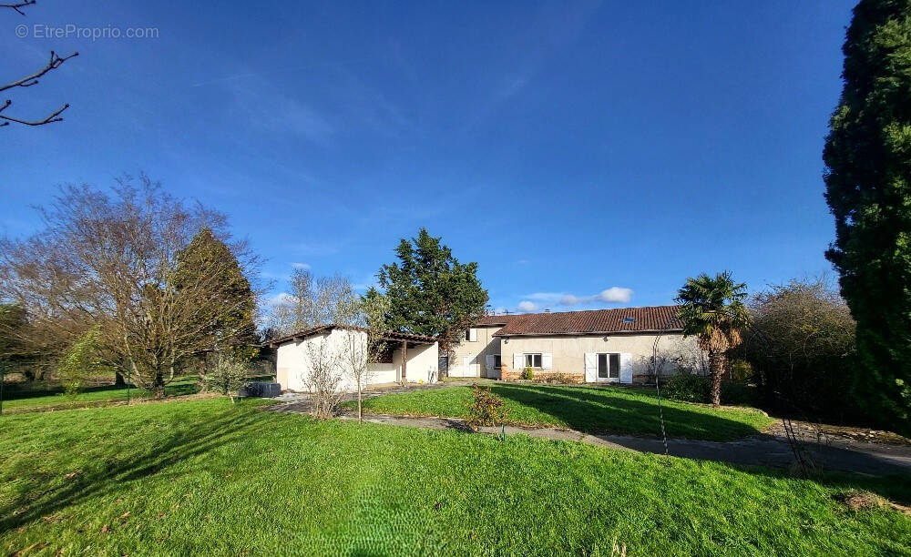 Maison à CHATILLON-SUR-CHALARONNE