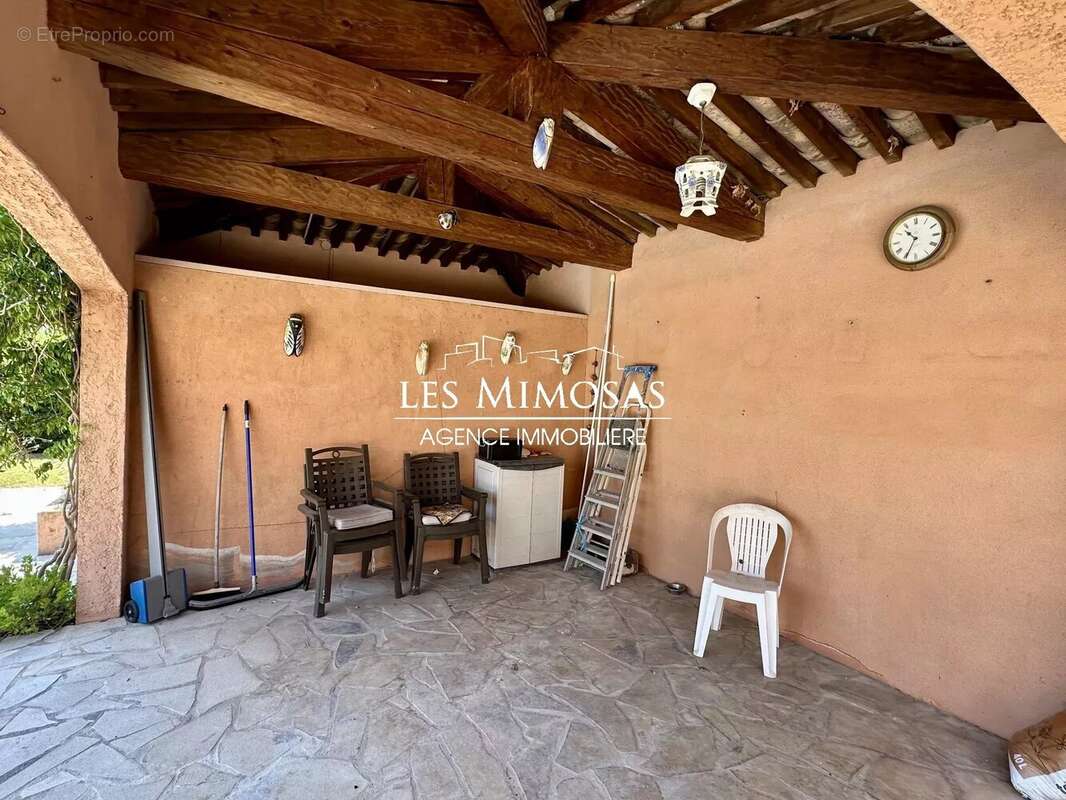 Maison à LE MUY