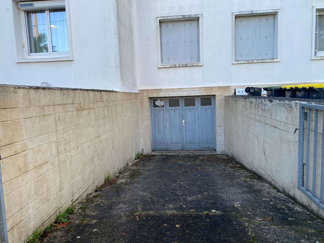 ROYAN CENTRE - T3 rénové avec jardin et garage - photo 12