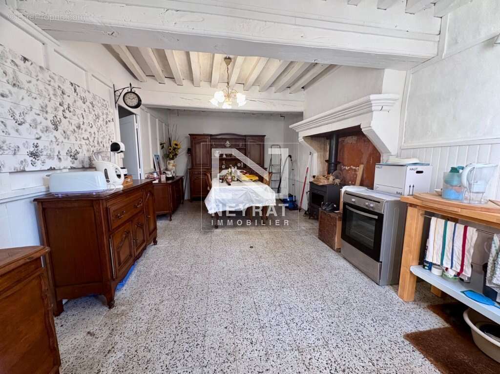 Maison à THIL-SUR-ARROUX