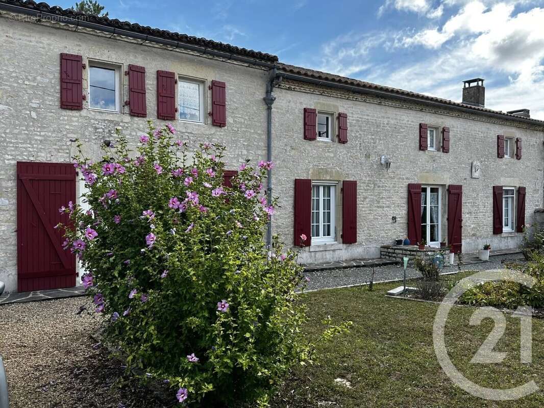 Maison à ROMAZIERES