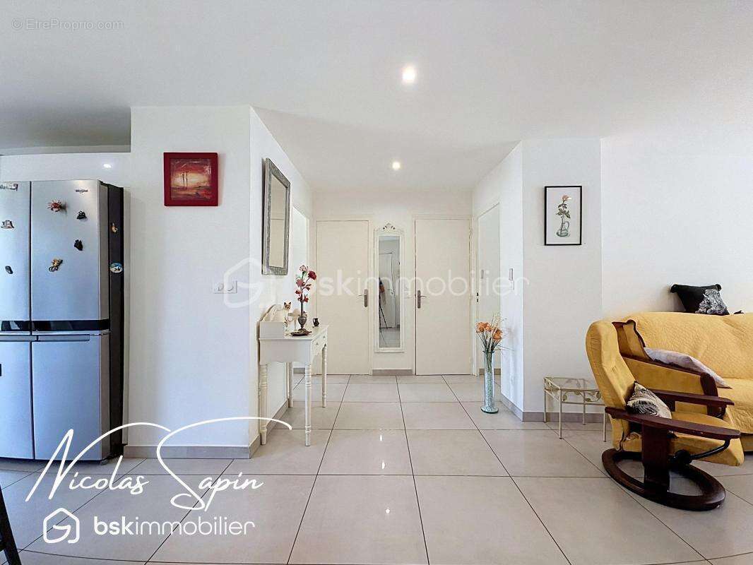 T3 entièrement rénové avec balcon - photo 2