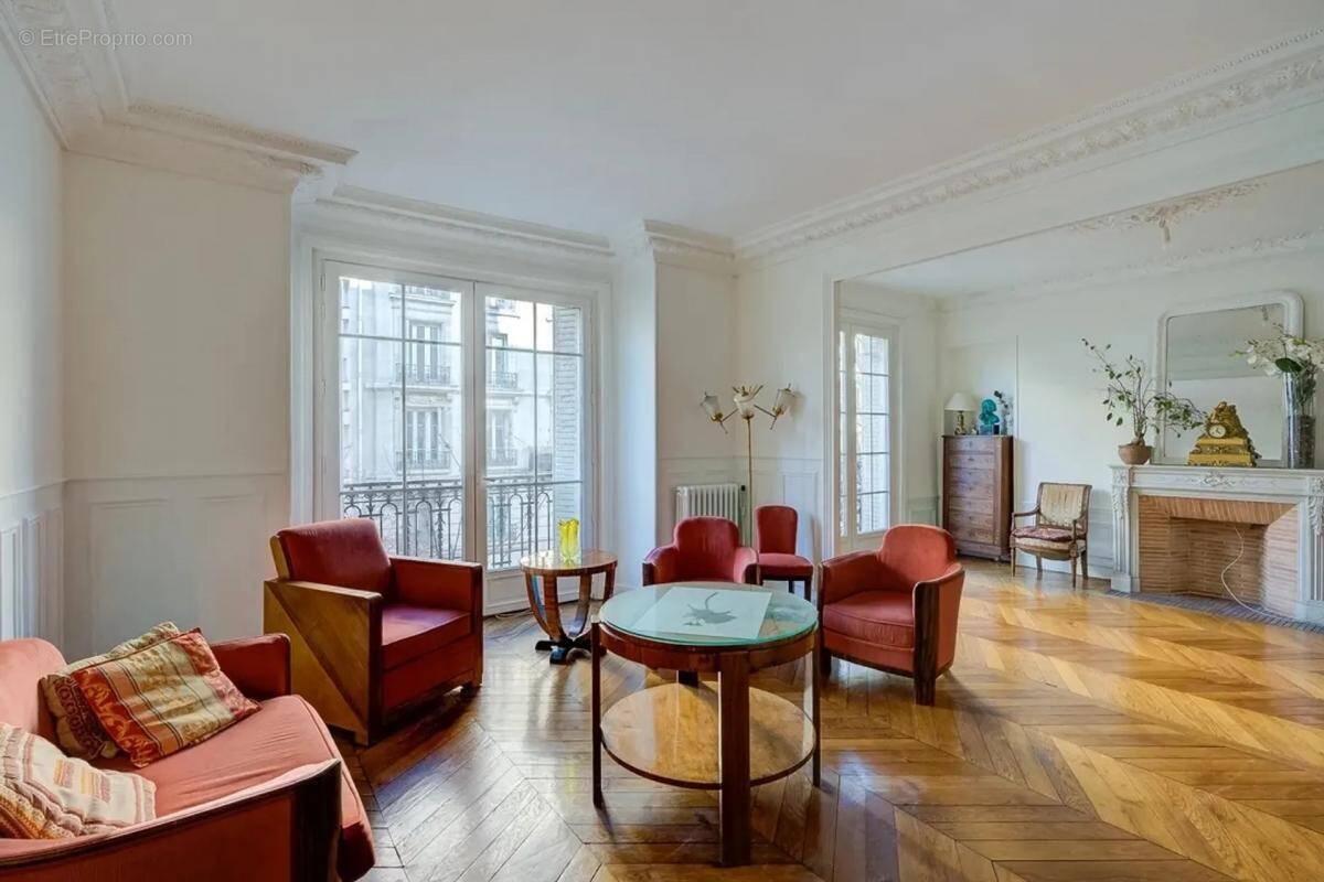 Appartement à PARIS-18E