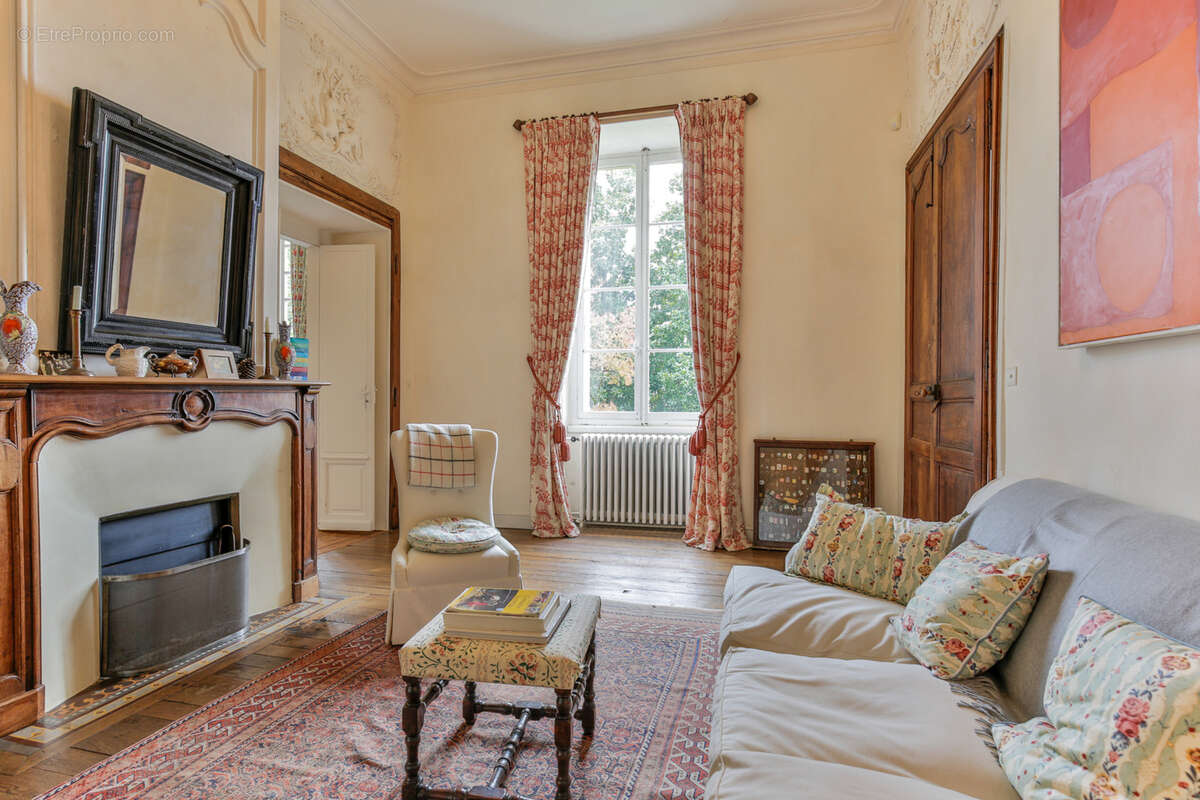 Maison à AIGNAN
