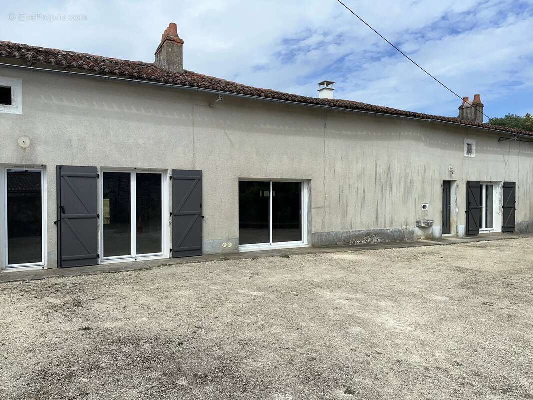 Maison 190 m² à Romagne  - photo 2
