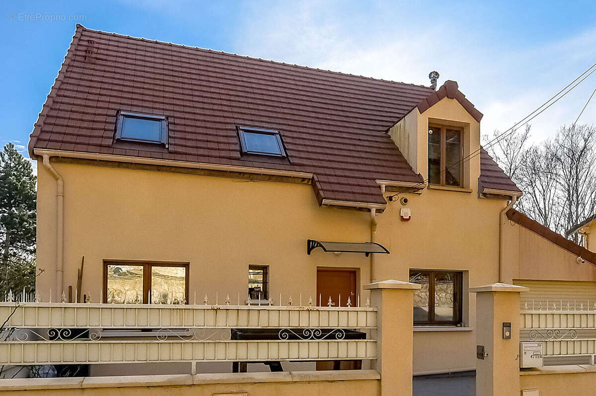 Appartement à CHAMPAGNE-SUR-OISE