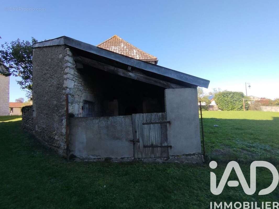 Photo 8 - Maison à LACHAPELLE-AUZAC