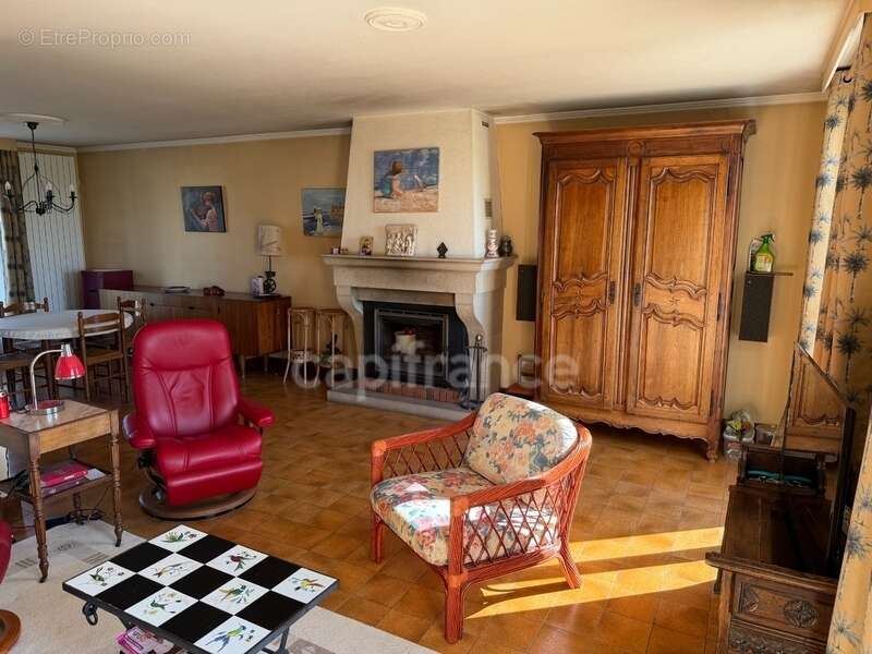 Maison à vendre 7 pièces  de 141 m2 Saint Georges sur Baulche (89) 4 chambres.  Sous sol.  Terrain 600 m2 - photo 19