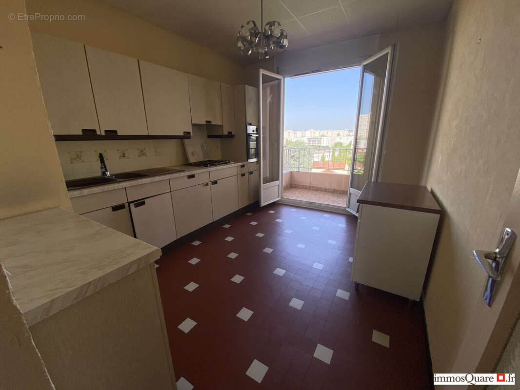 Appartement à LYON-8E