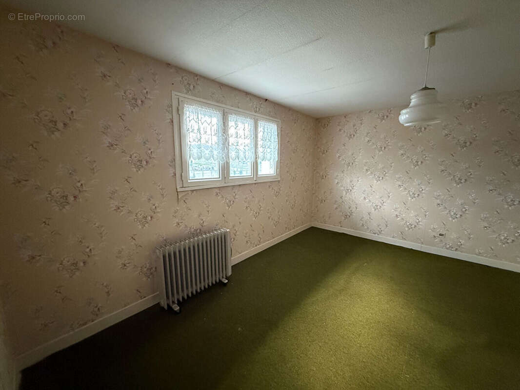 Maison à VRIGNE-AUX-BOIS