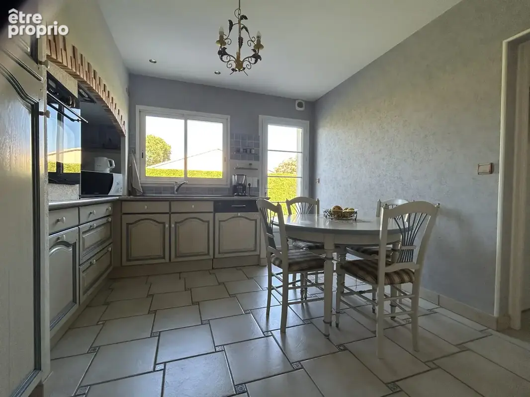 Maison 7 pièces 159 m² à vendre à Aiffres (79230) - photo 2