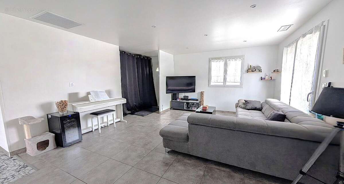 Maison 90 m² à Saint-Rambert-D'albon  - photo 4