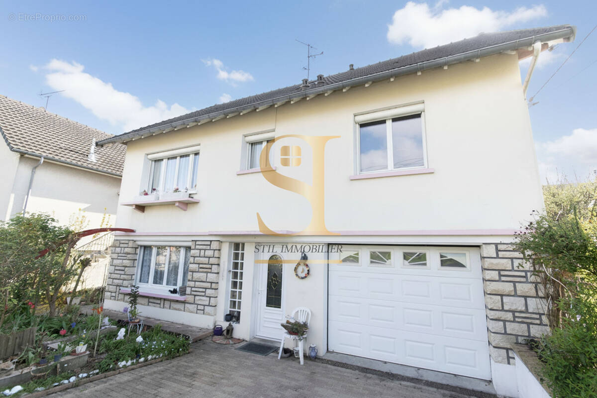 Maison à VIRY-CHATILLON