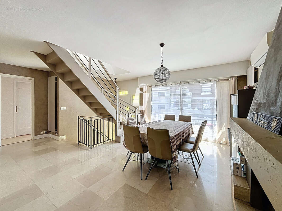 Maison à LES PAVILLONS-SOUS-BOIS