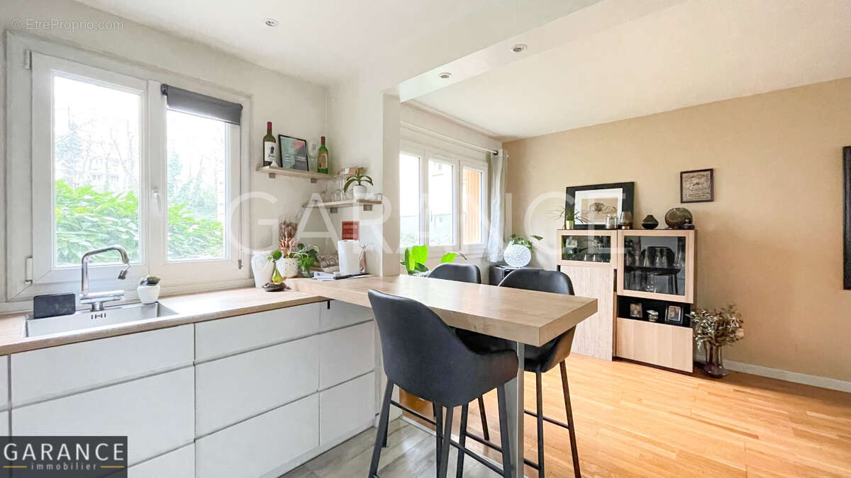 Appartement à PARIS-12E