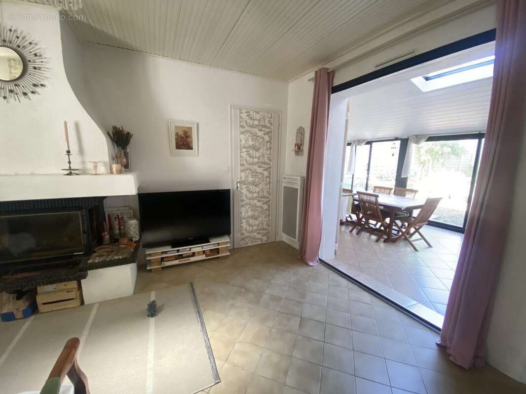 Maison 105 m² à La Chaize-Giraud  - photo 4
