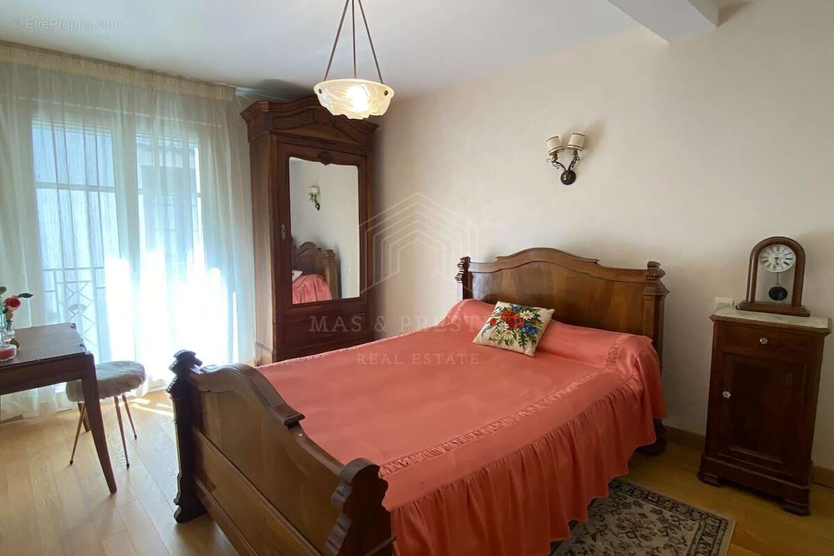 Maison à SAINT-LAURENT-DE-CERDANS