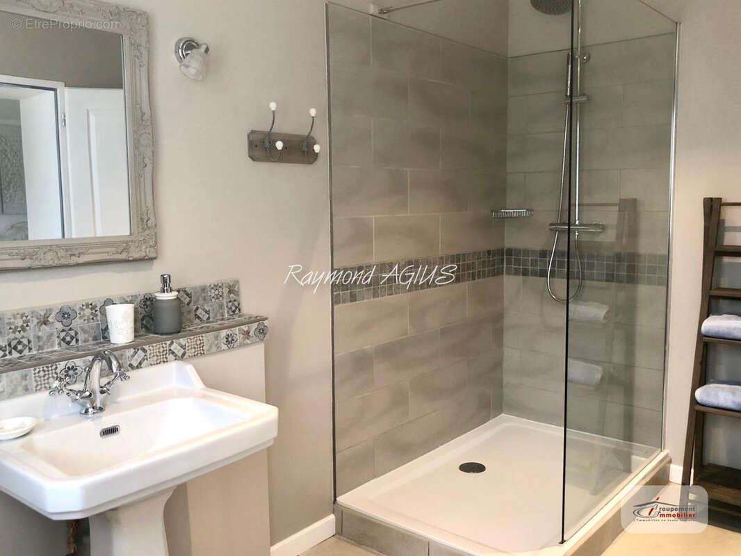 Maison à SAINT-EMILION