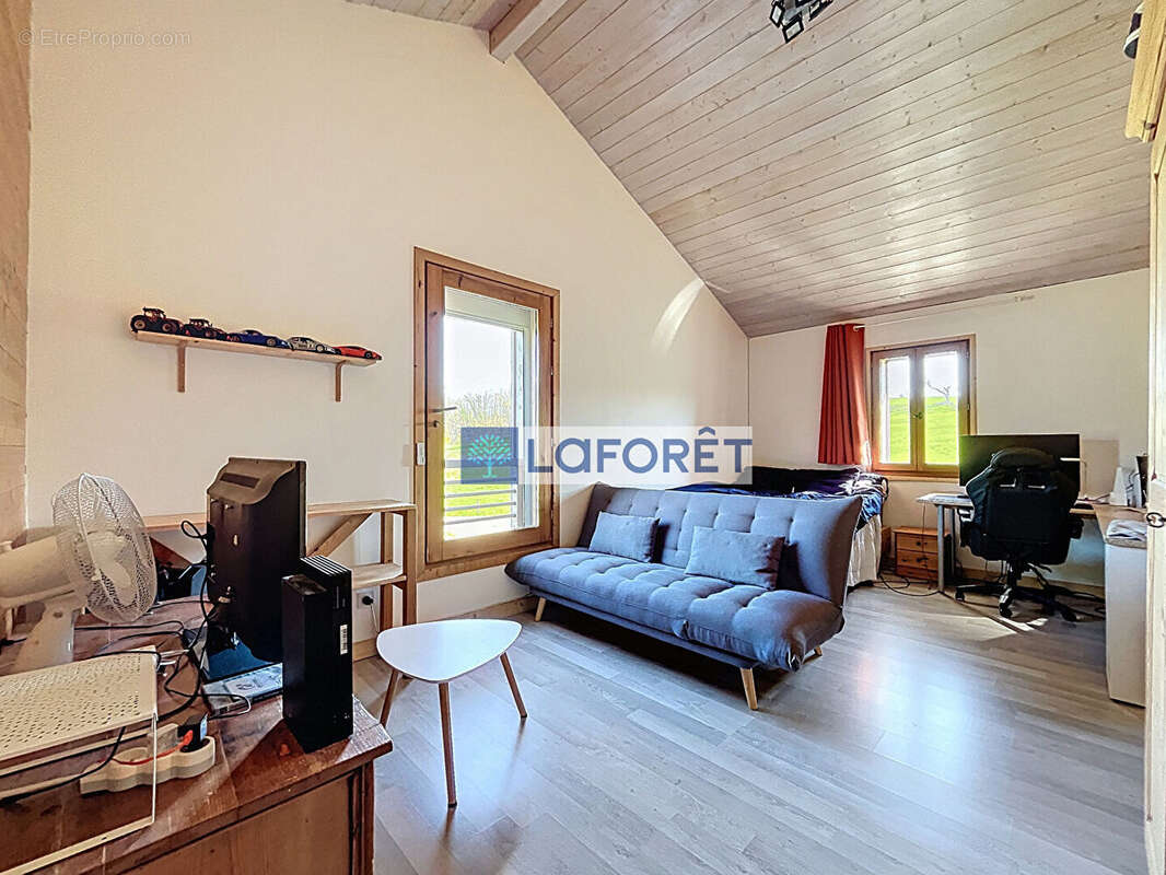 Fronville Chalet 150 m² - photo 11