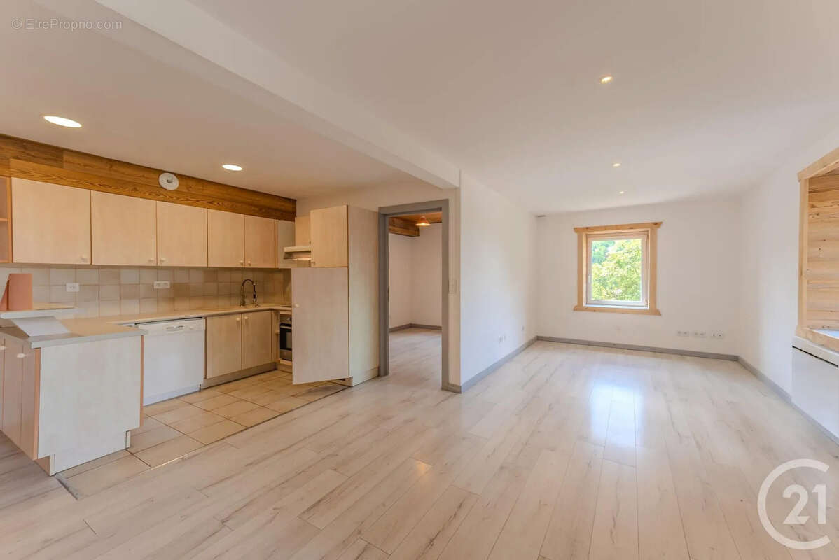 Appartement à VACHERESSE