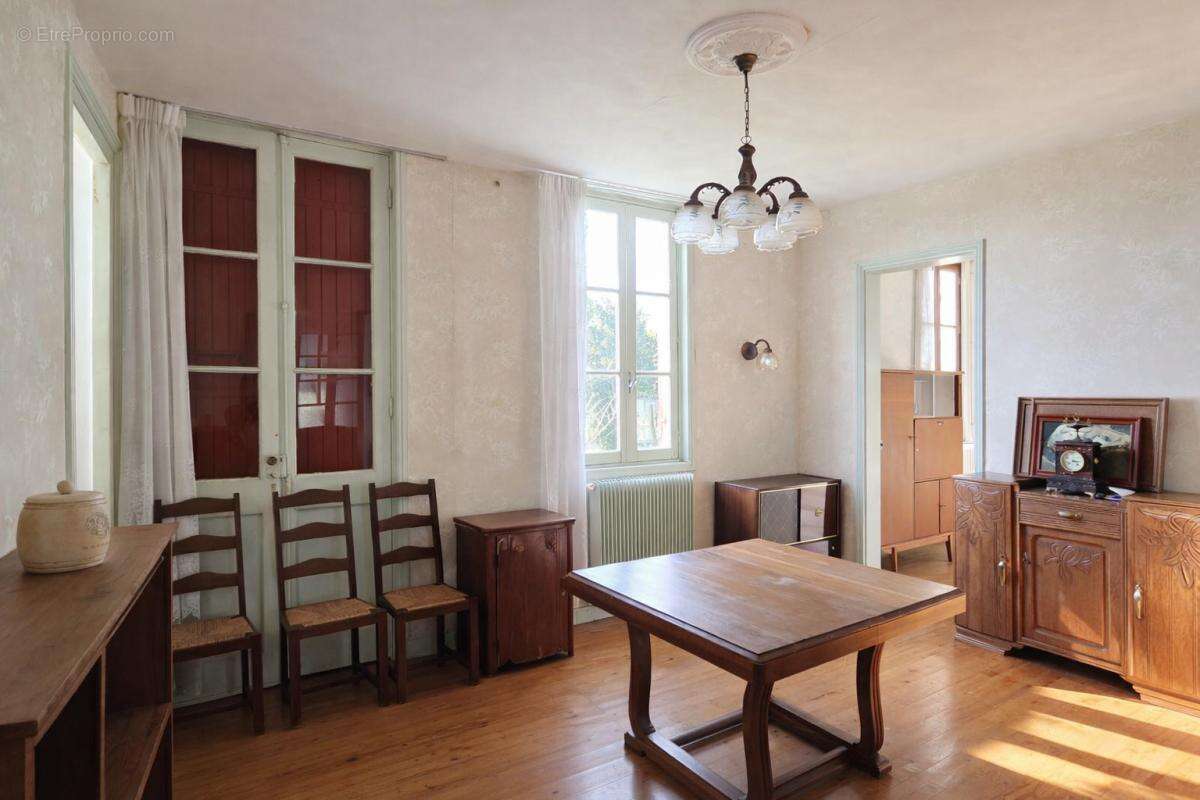 Maison à MORTAGNE-SUR-GIRONDE