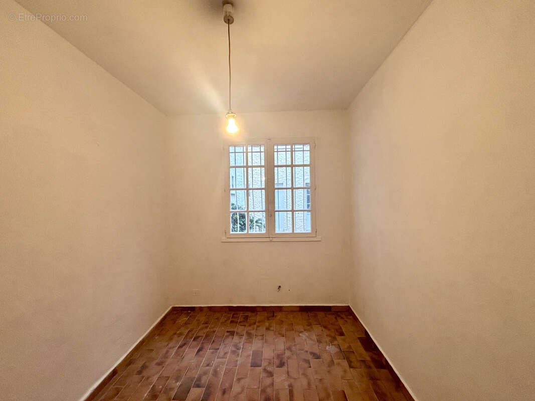 Appartement à SAINT-CYR-SUR-MER