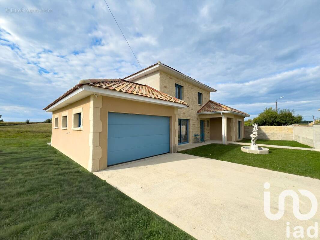 Photo 1 - Maison à POIX-TERRON