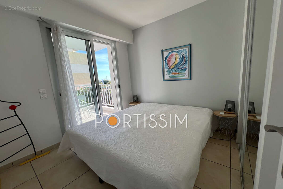 Appartement à SAINT-LAURENT-DU-VAR