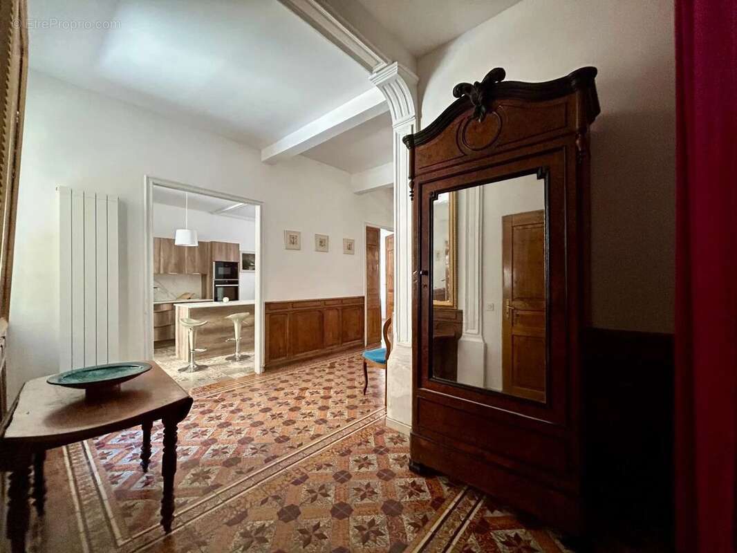 Maison à MONTOULIERS