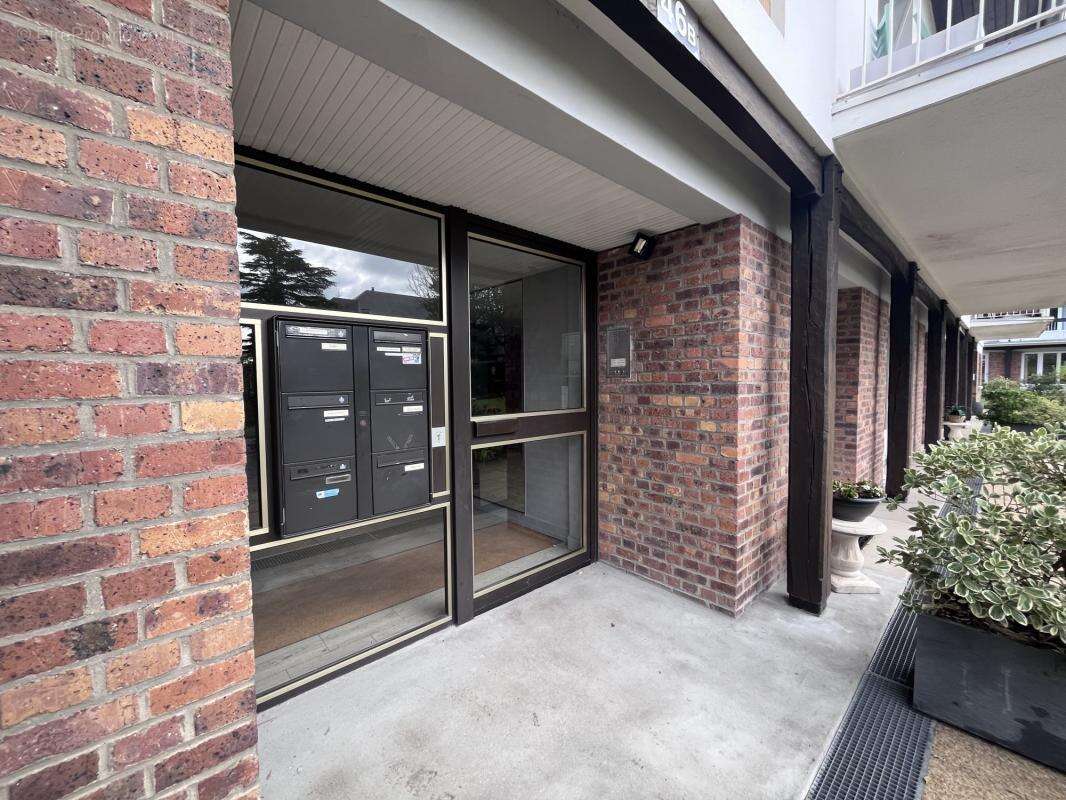 Appartement à LE MESNIL-ESNARD