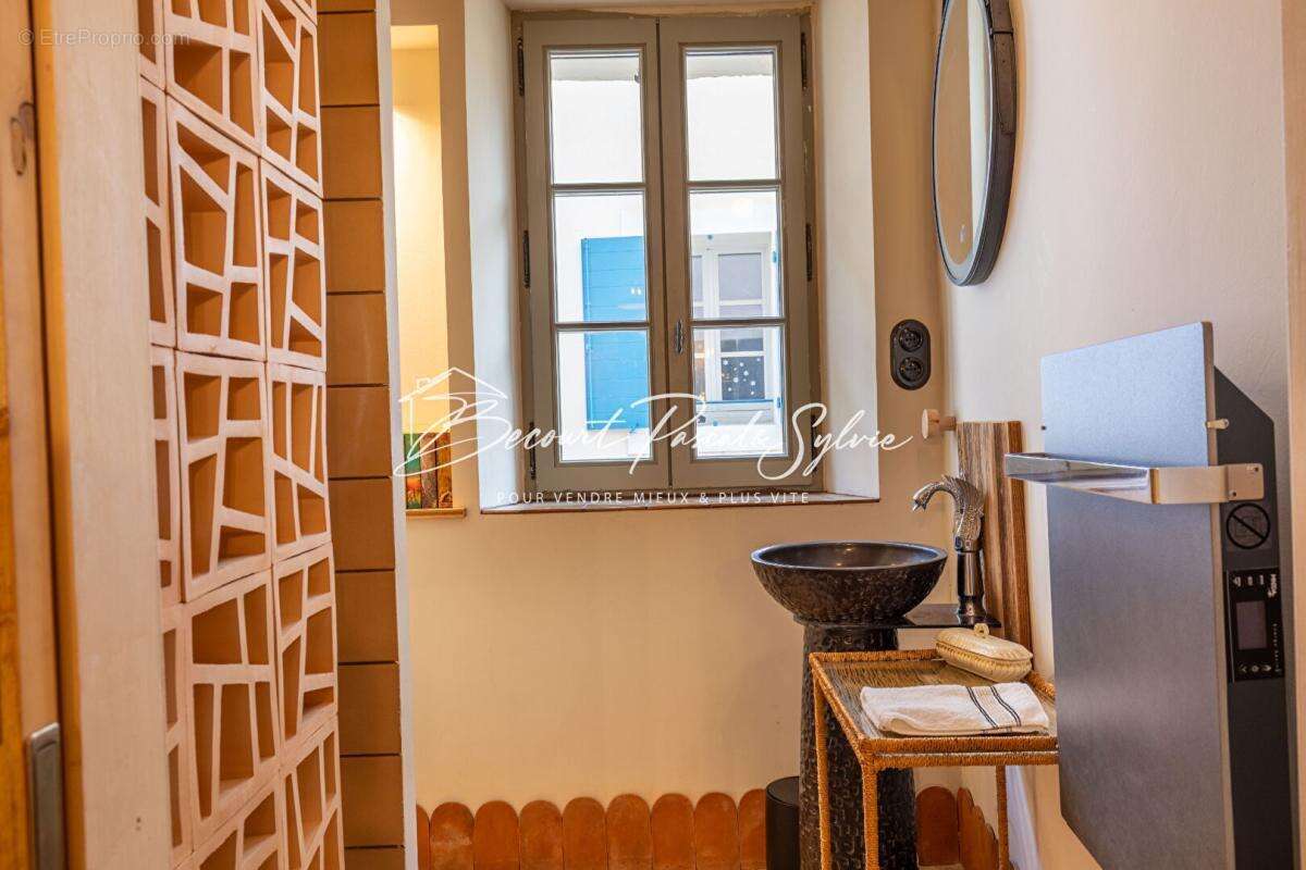 Maison à PERNES-LES-FONTAINES