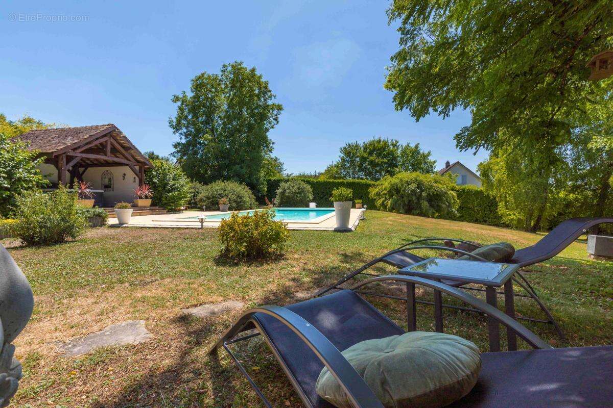 Maison à MIREBEAU-SUR-BEZE