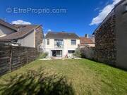 Maison à MANDRES-LES-ROSES