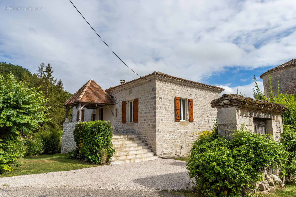 Maison à MONTCUQ