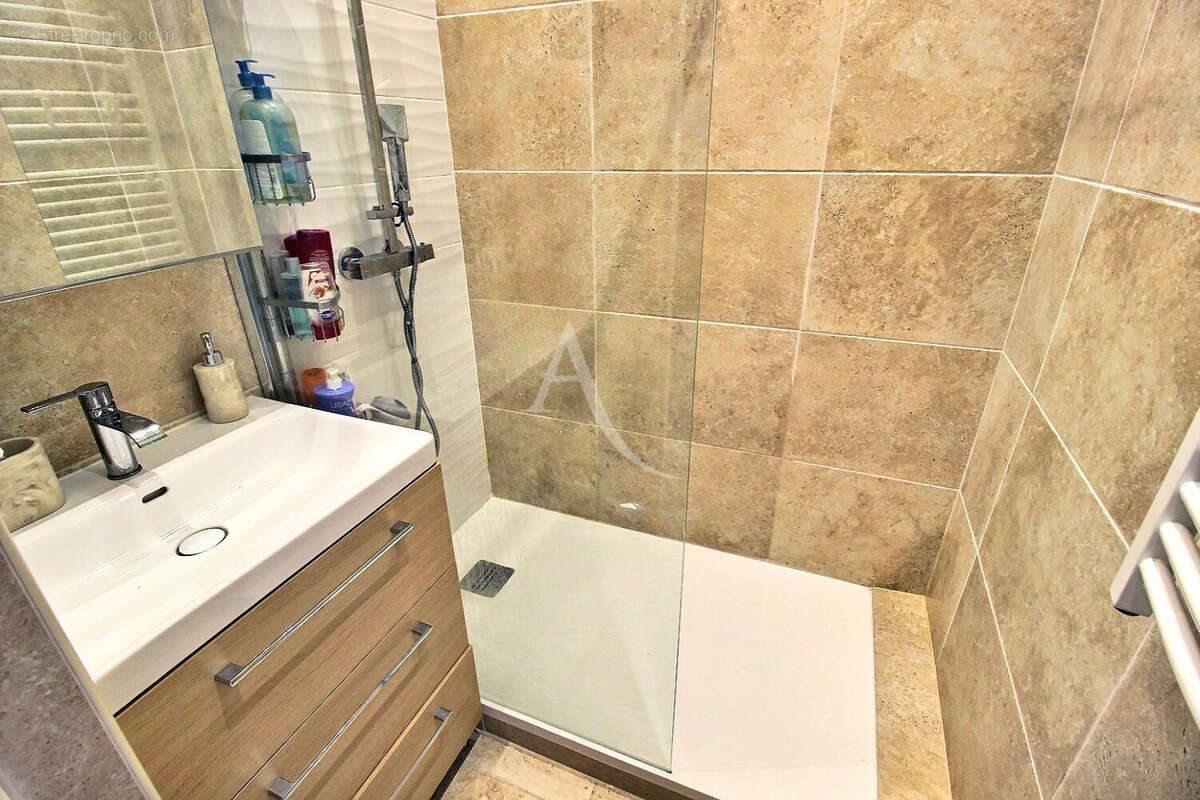 Appartement à CARQUEIRANNE