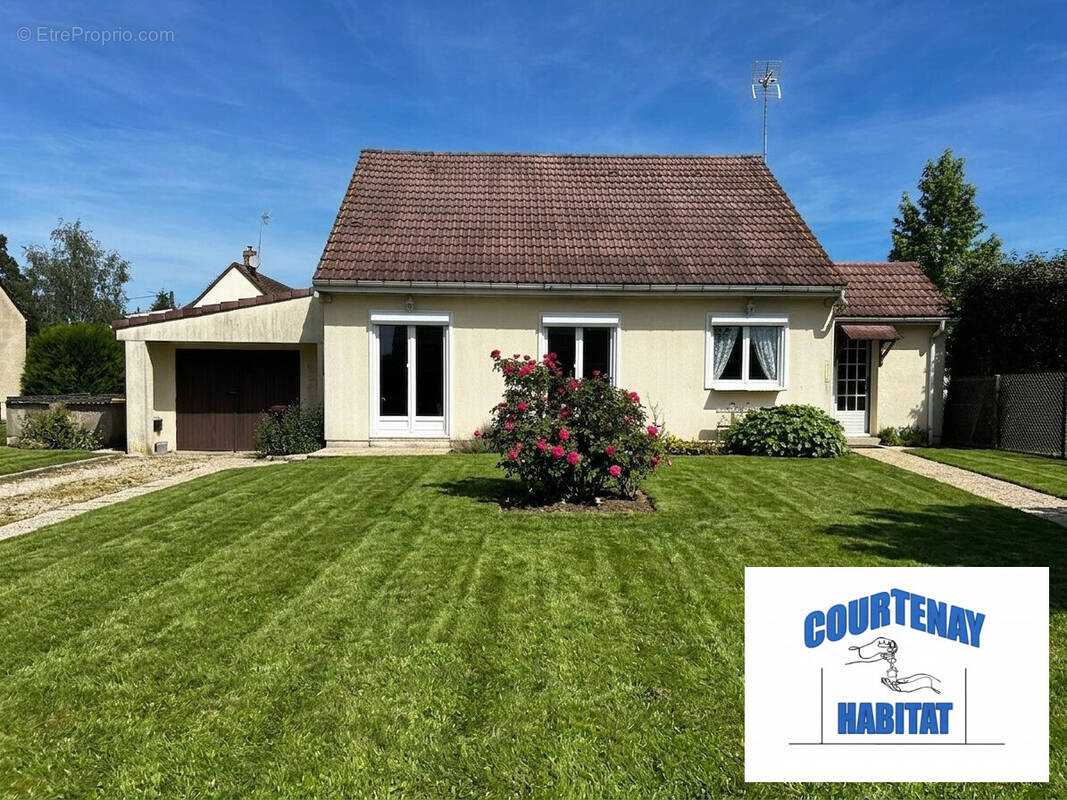 Maison à COURTENAY